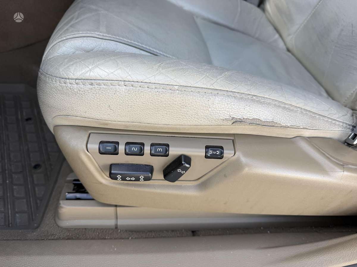 Volvo XC90 2012 — photo 19