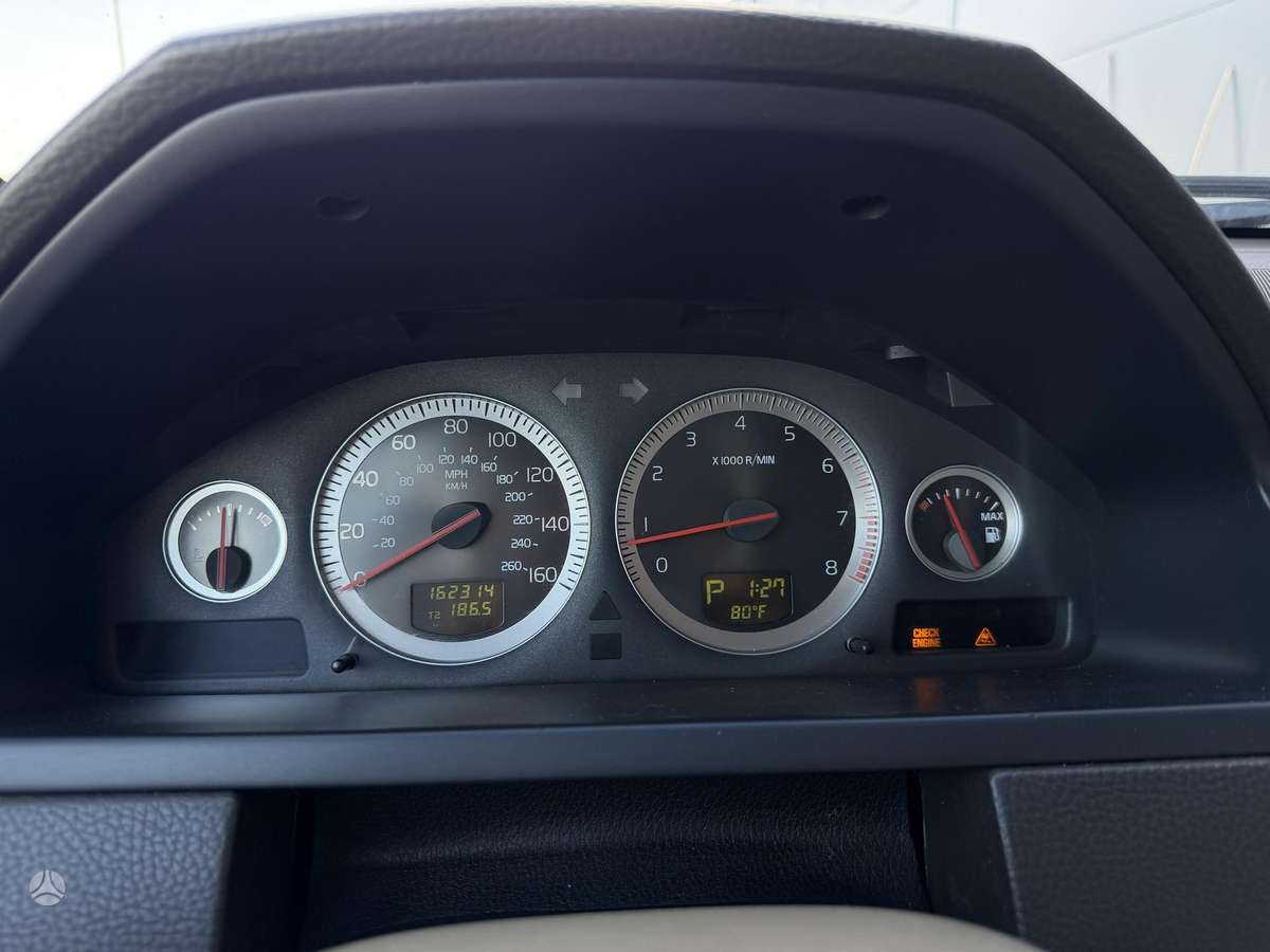 Volvo XC90 2012 — photo 20