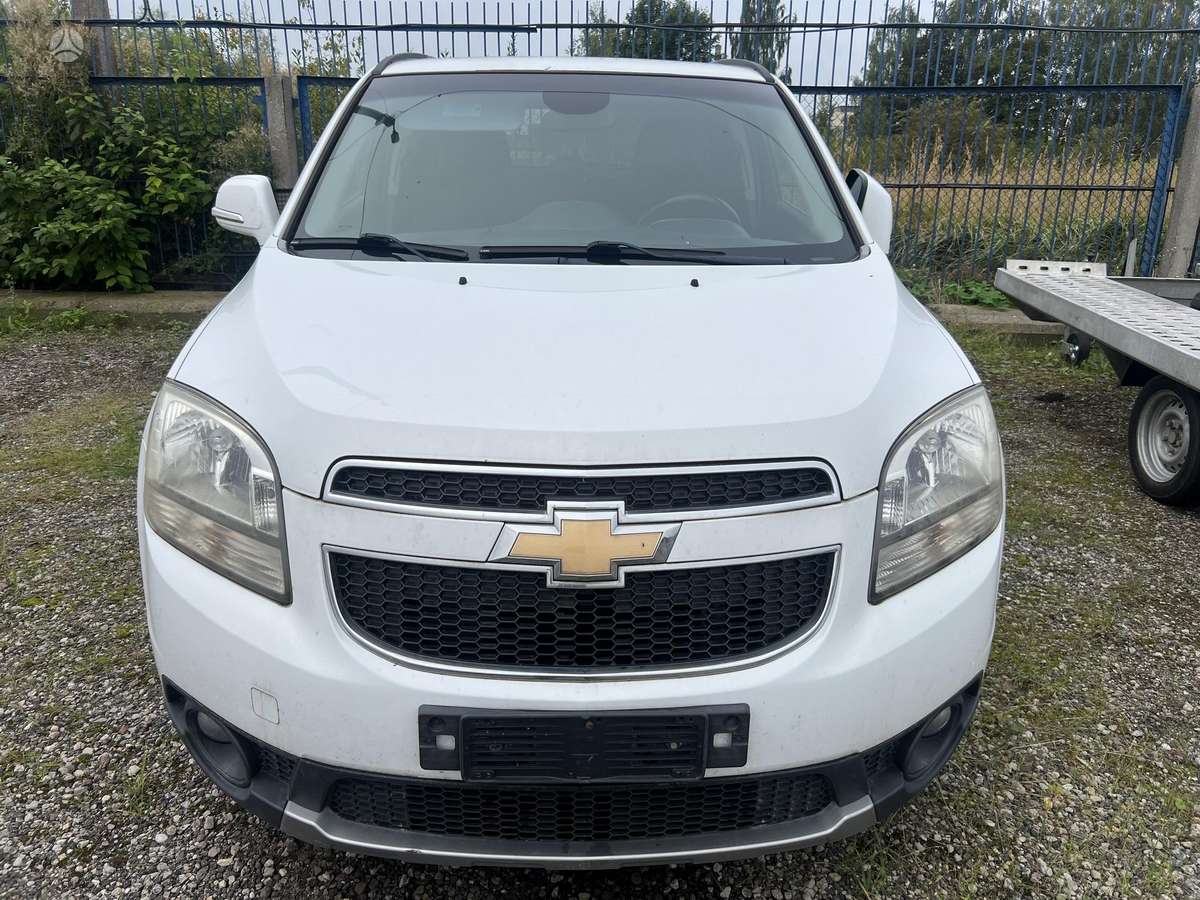 Chevrolet Orlando 2014 — rear view