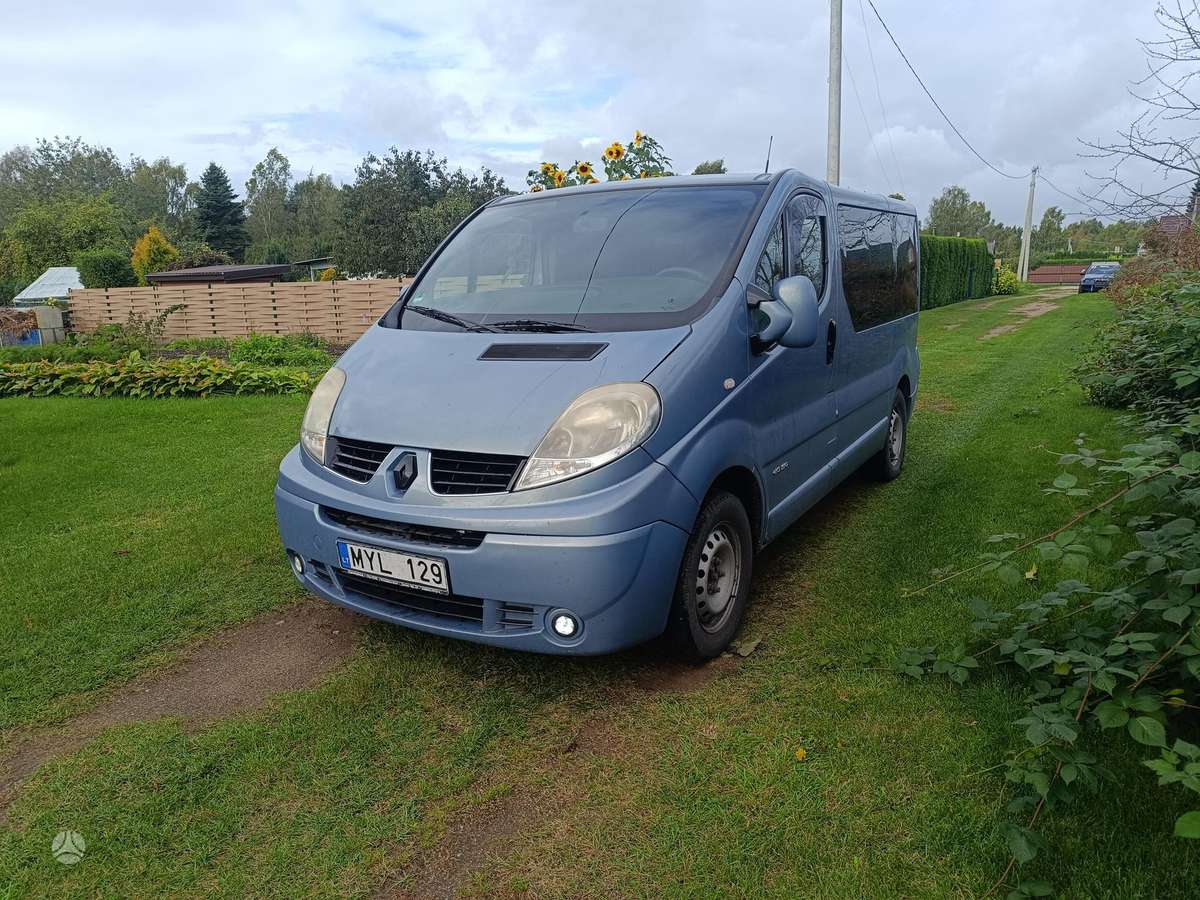 Renault Trafic 2007 — вигляд ззаду