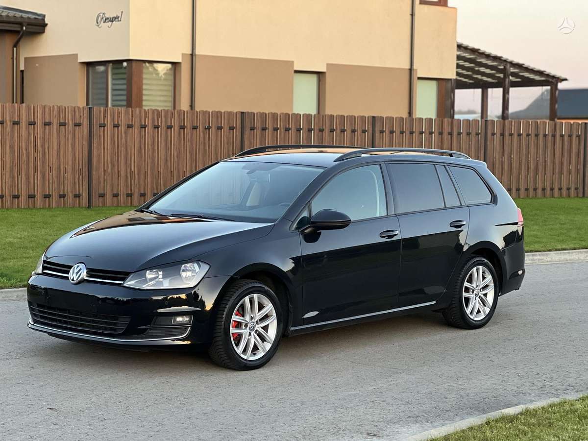 Volkswagen Golf 2015 — rear view