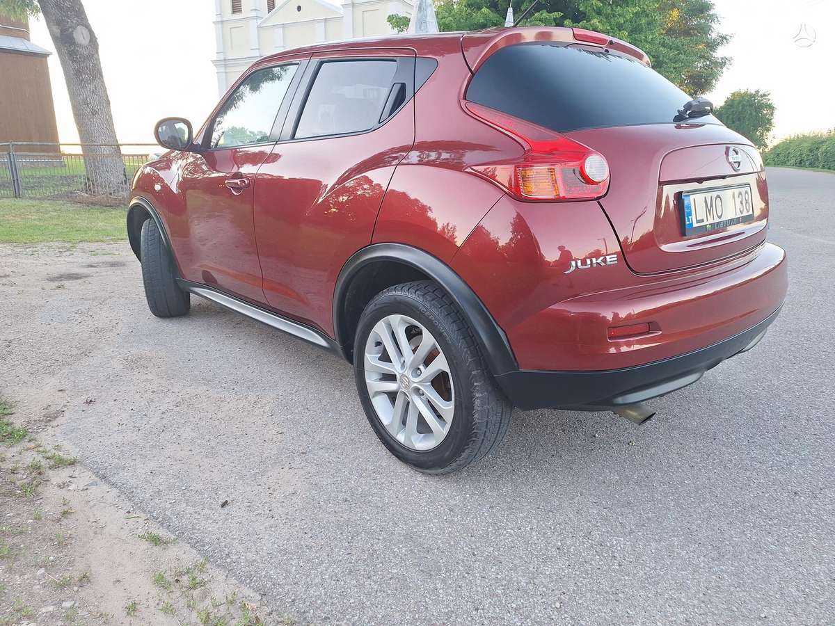 Nissan Juke 2010 — двигун 1461 cm³, 110 HP (81kW)