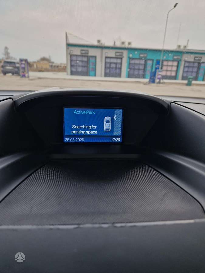 Ford Grand 2014 — photo 17