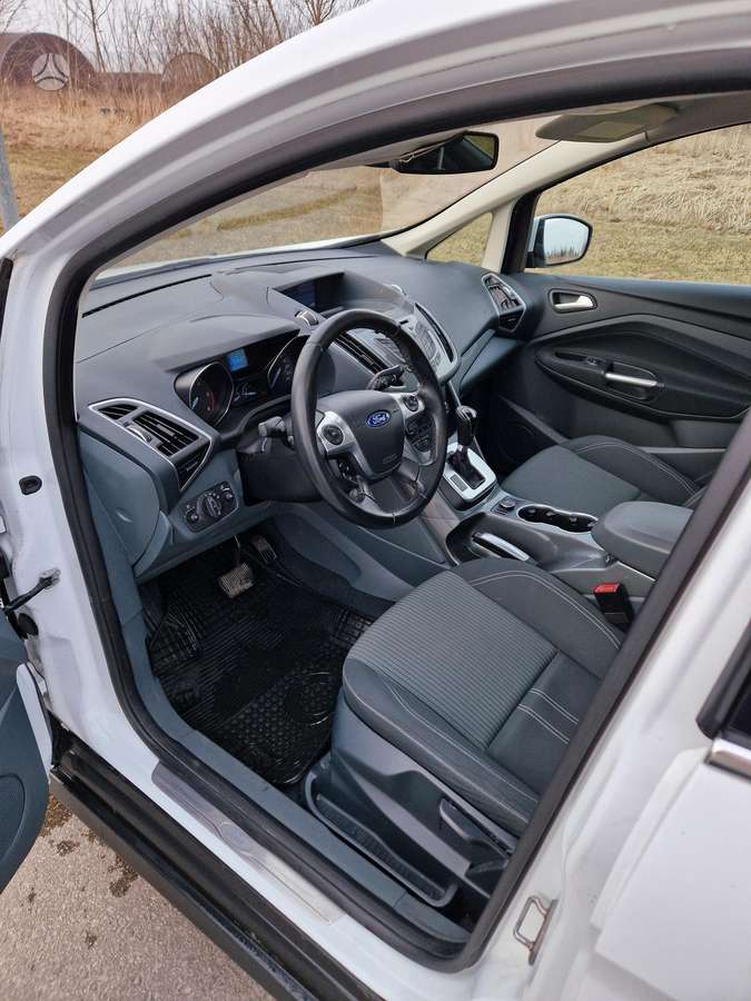 Ford Grand 2014 — photo 7