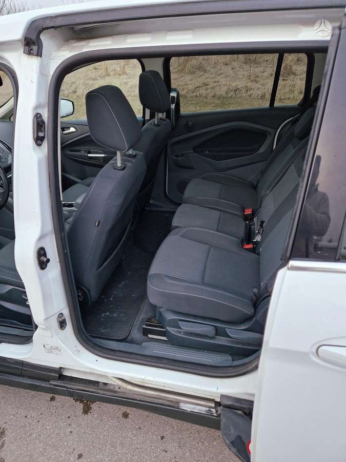 Ford Grand 2014 — photo 8