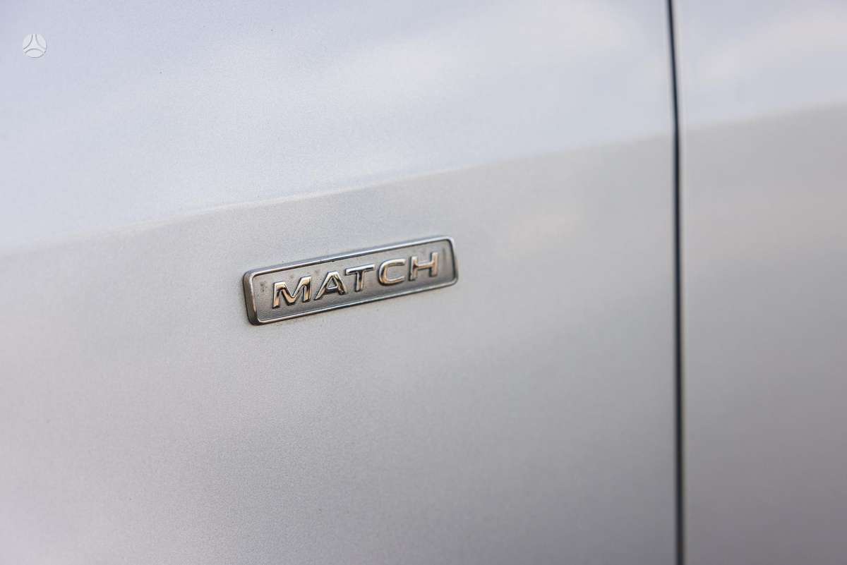 Volkswagen Touran 2012 — photo 14