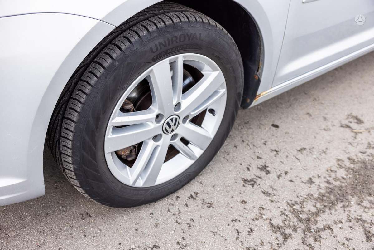 Volkswagen Touran 2012 — photo 5