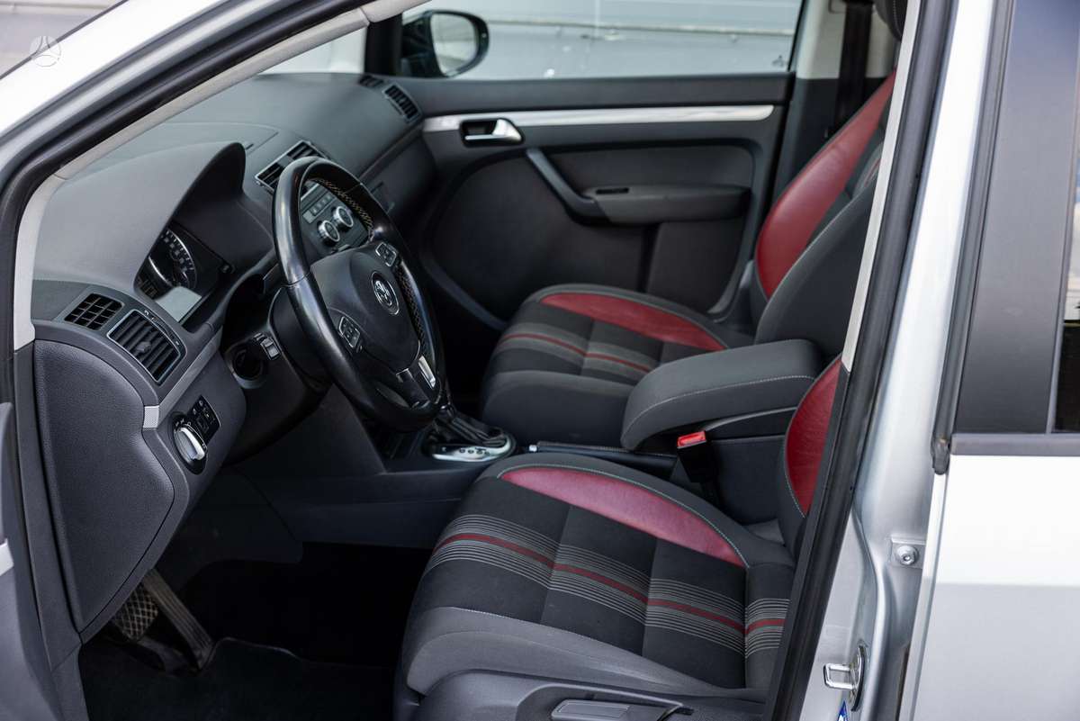 Volkswagen Touran 2012 — photo 6