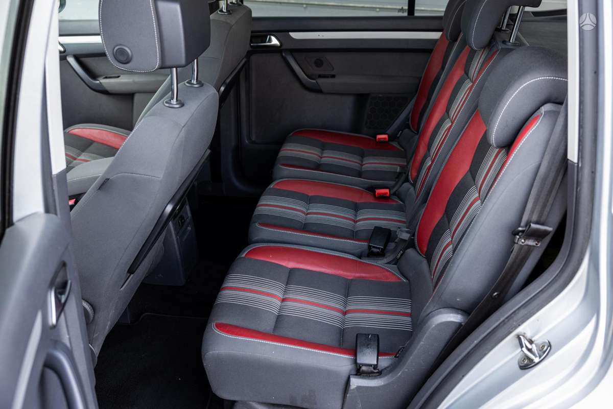 Volkswagen Touran 2012 — photo 7