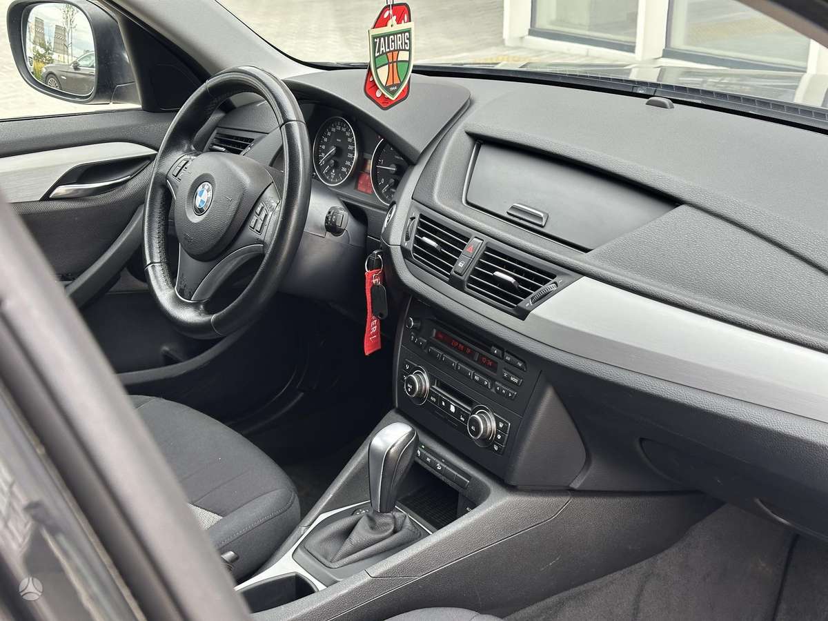 BMW X1 2010 — фото 12