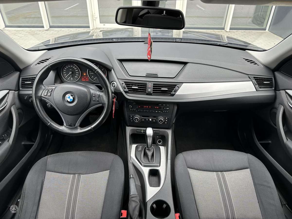 BMW X1 2010 — фото 13