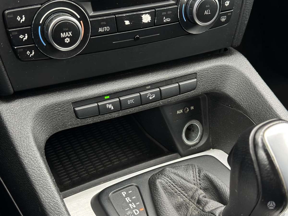 BMW X1 2010 — фото 14