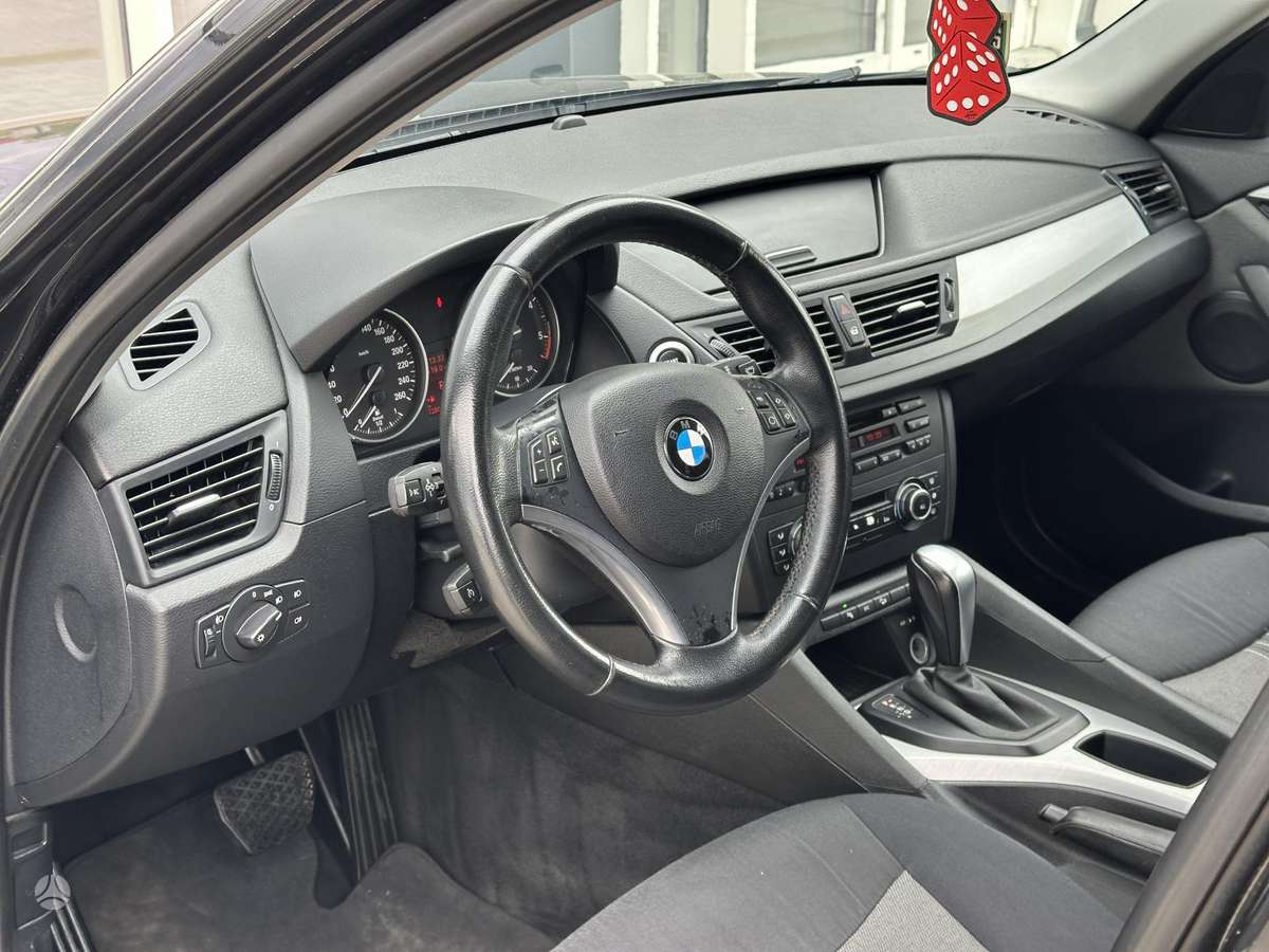 BMW X1 2010 — фото 7