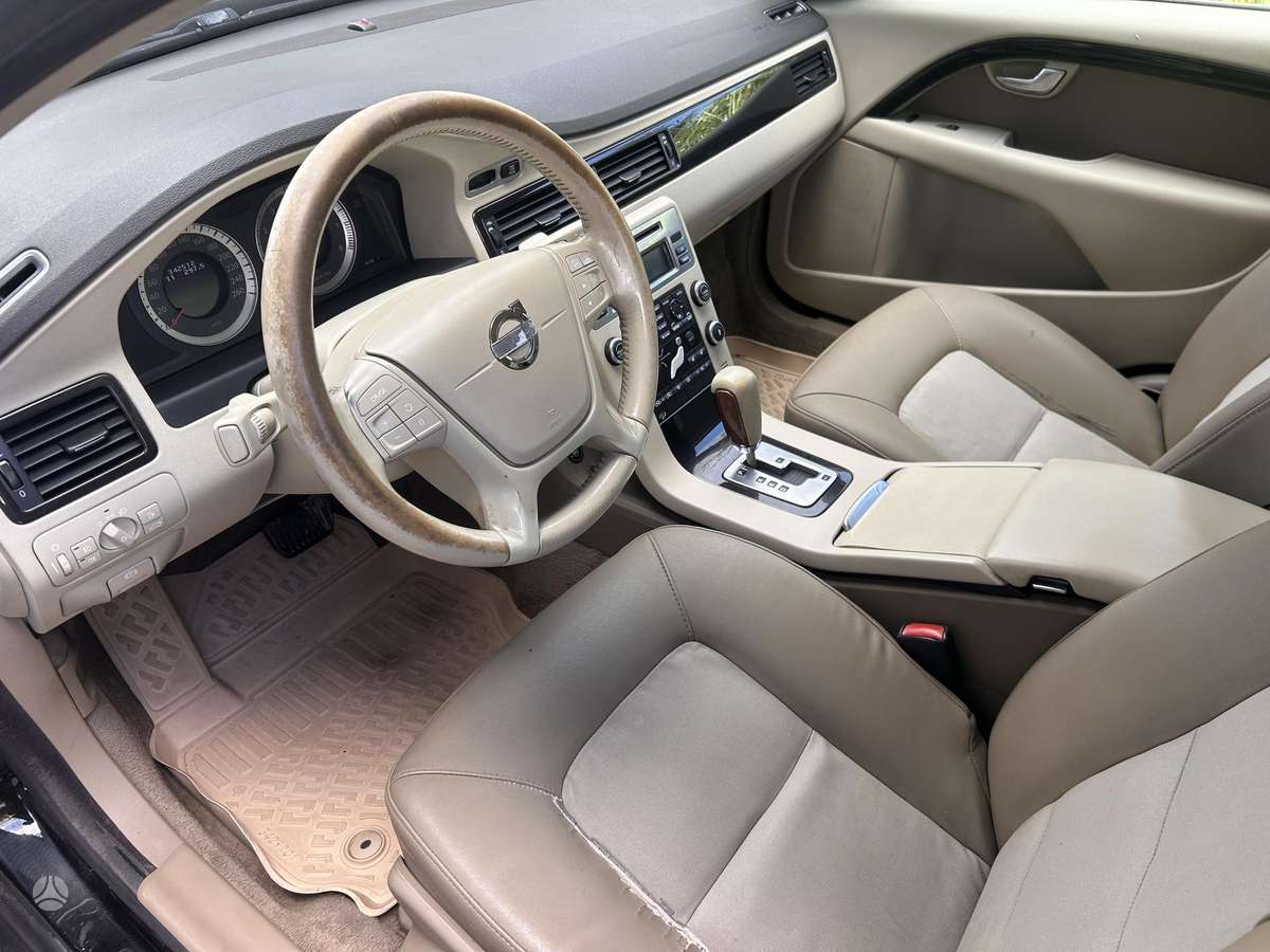 Volvo XC70 2010 — photo 6