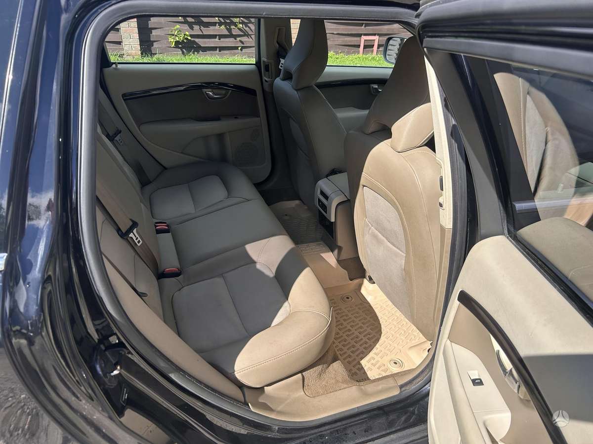 Volvo XC70 2010 — photo 9