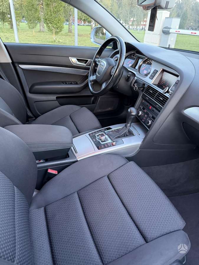 Audi A6 2011 — photo 28