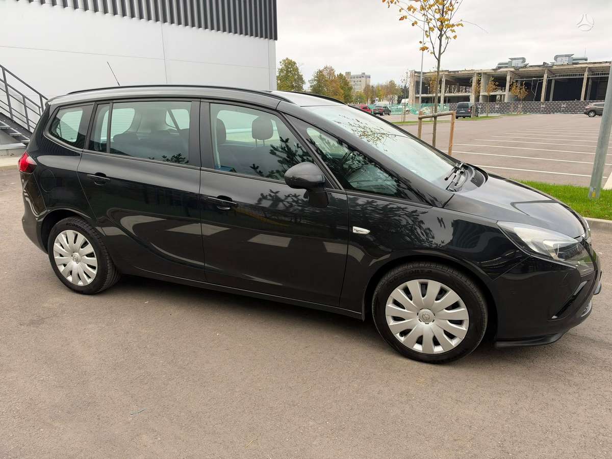 Opel Zafira 2014 — фото 11
