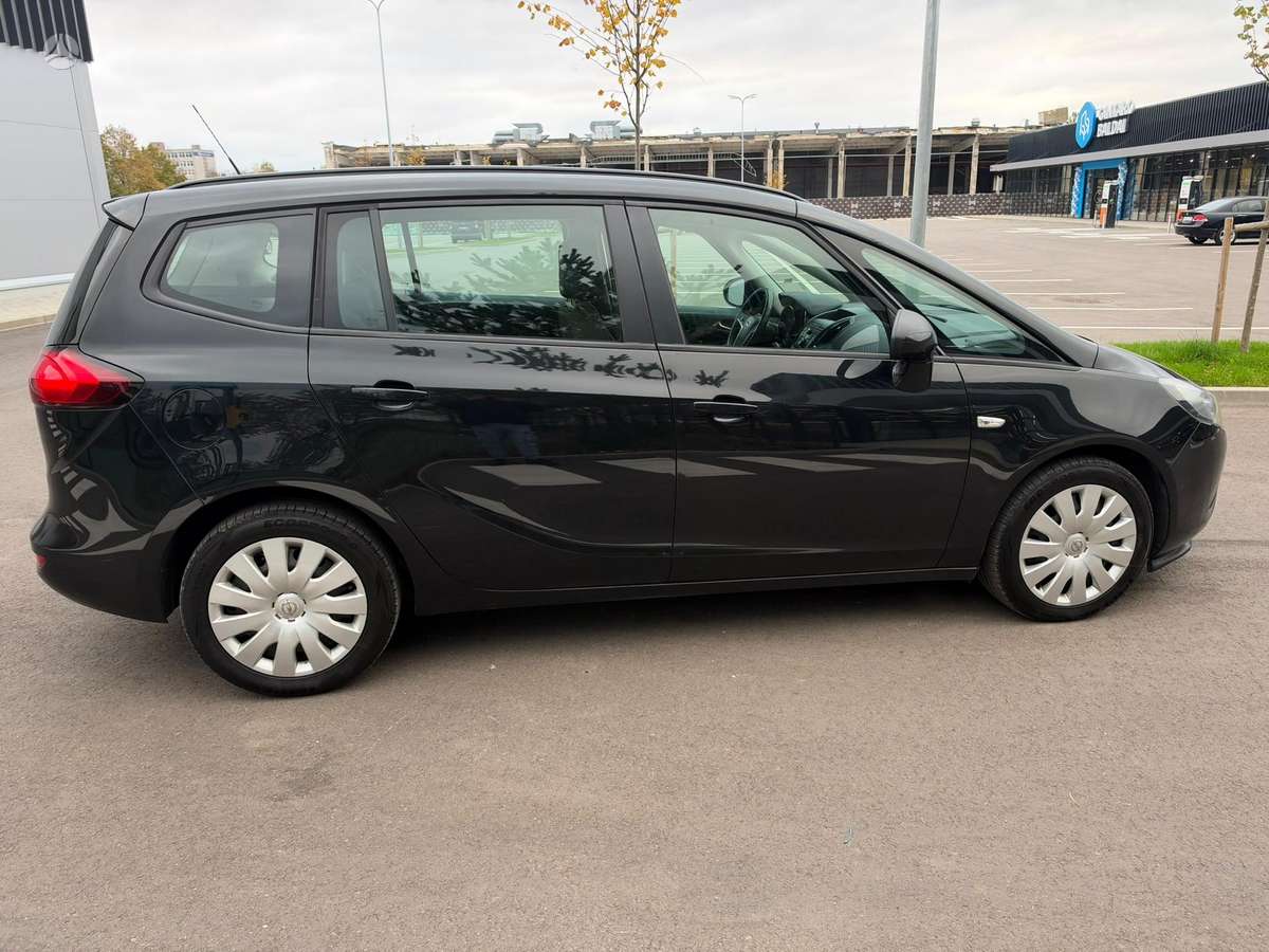 Opel Zafira 2014 — фото 12