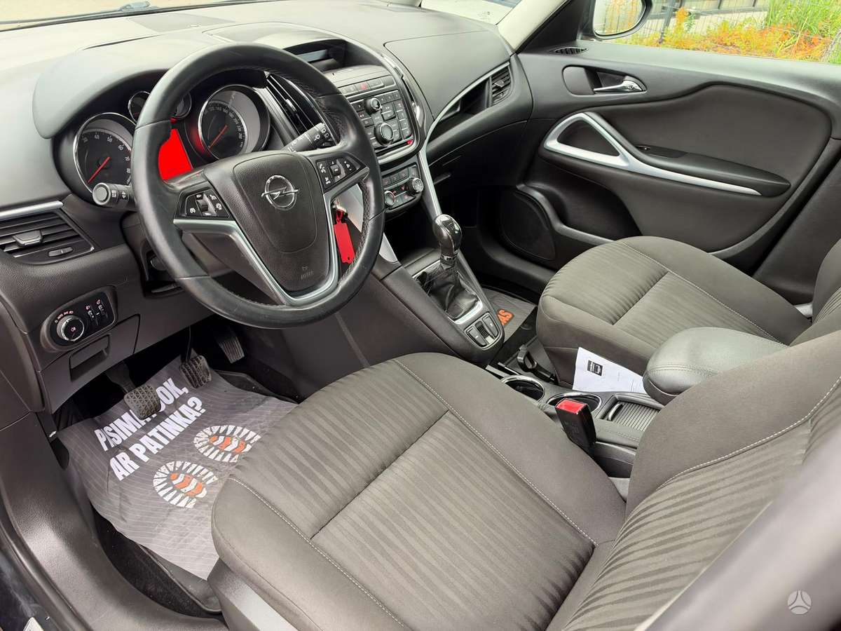 Opel Zafira 2014 — фото 17