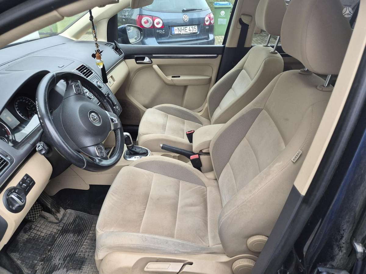 Volkswagen Touran 2010 — photo 10
