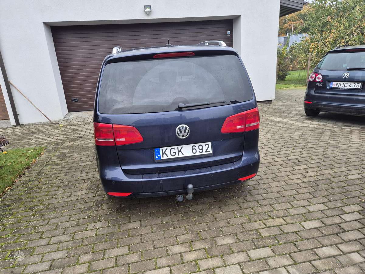 Volkswagen Touran 2010 — engine 1390 cm³, 140 HP (103kW)