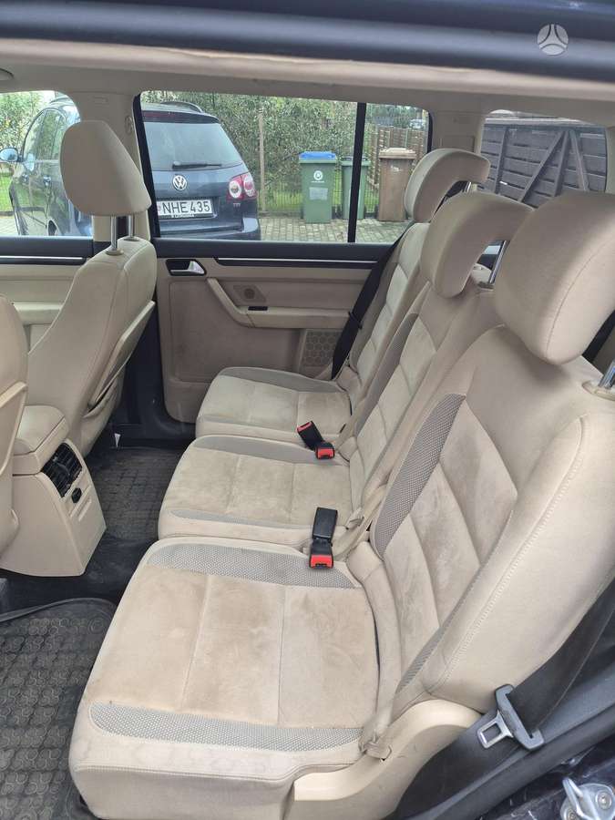 Volkswagen Touran 2010 — photo 6