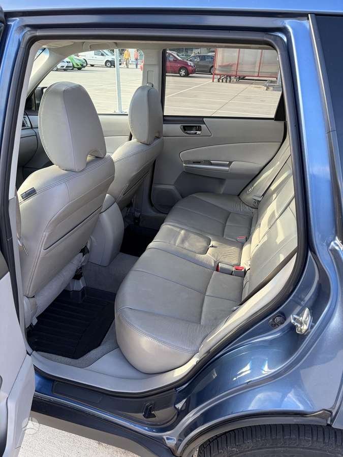 Subaru Forester 2010 — photo 12