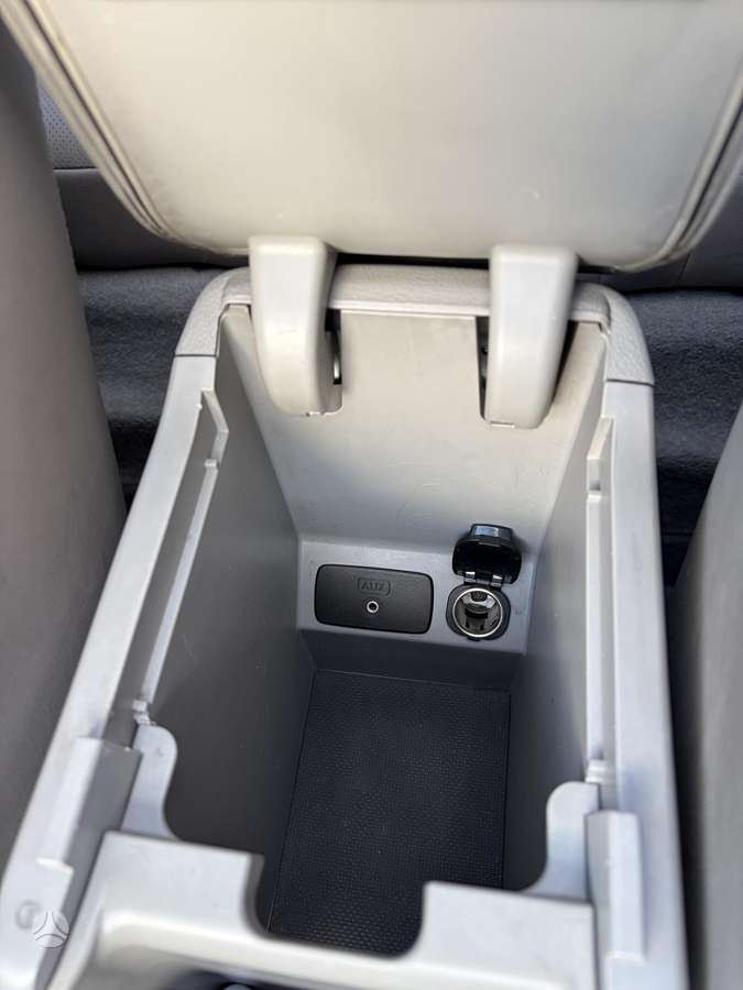 Subaru Forester 2010 — photo 16
