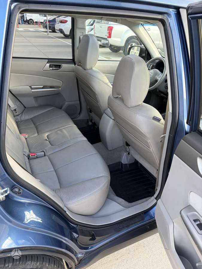 Subaru Forester 2010 — photo 19