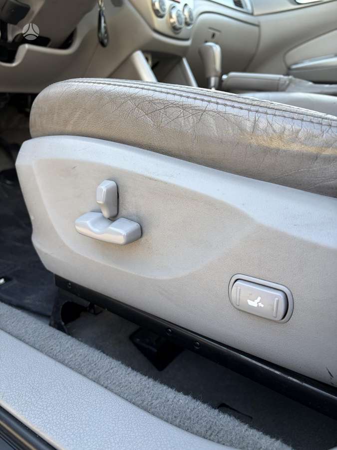 Subaru Forester 2010 — photo 21