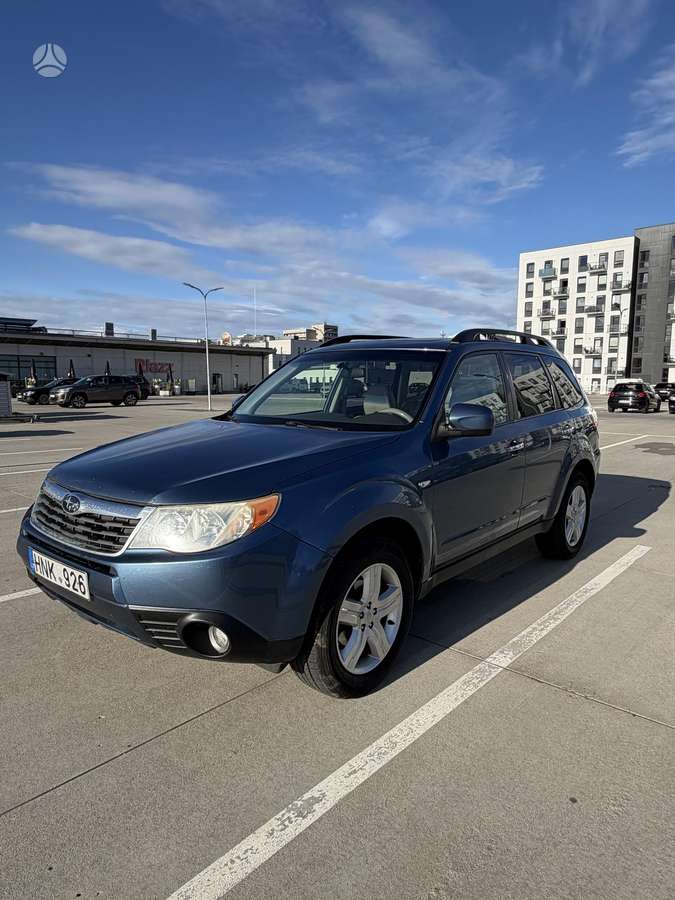 Subaru Forester 2010 — interior