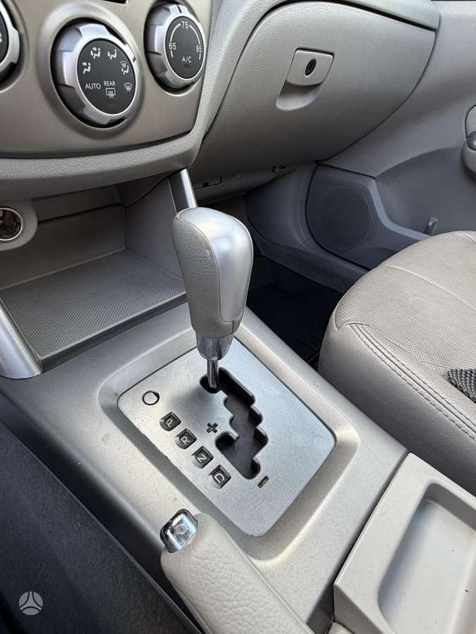 Subaru Forester 2010 — photo 9