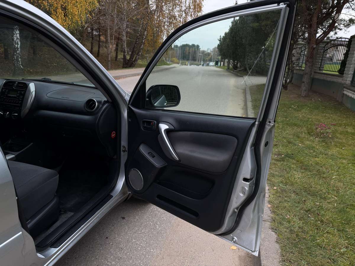 Toyota RAV4 2006 — photo 19