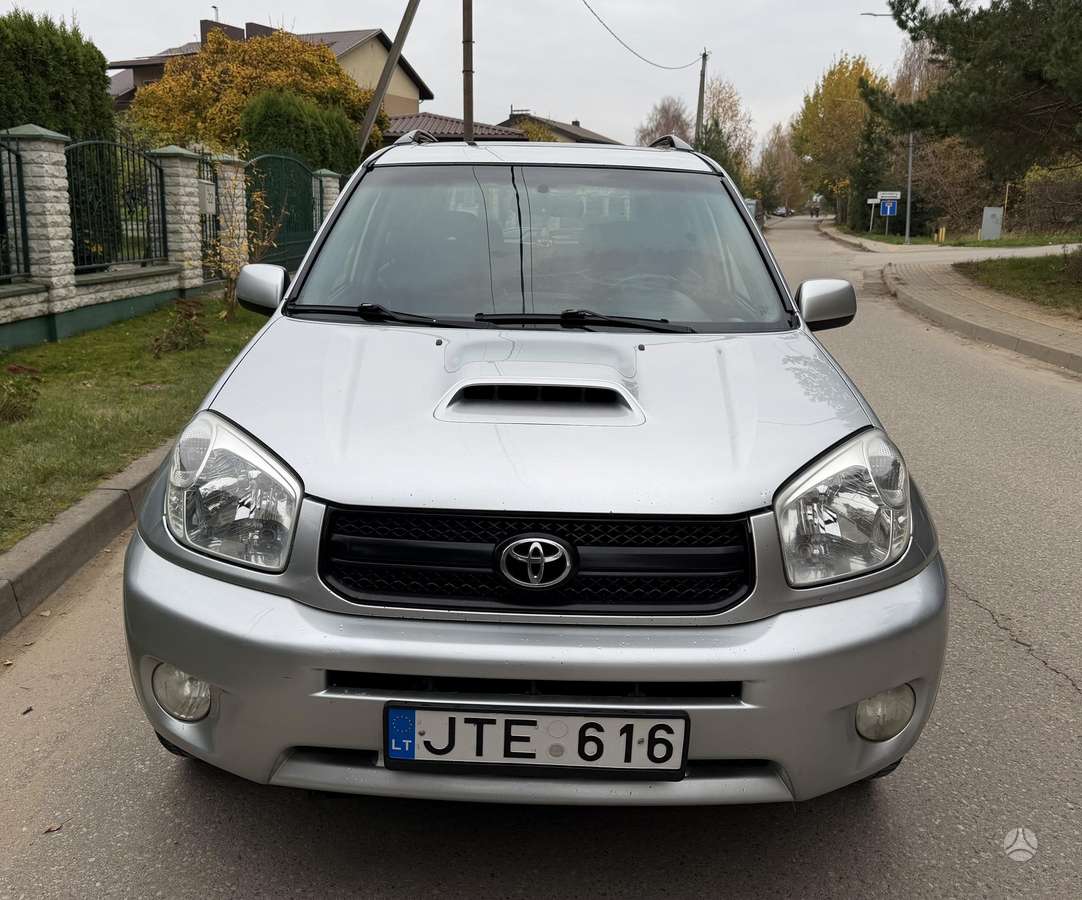 Toyota RAV4 2006 — interior