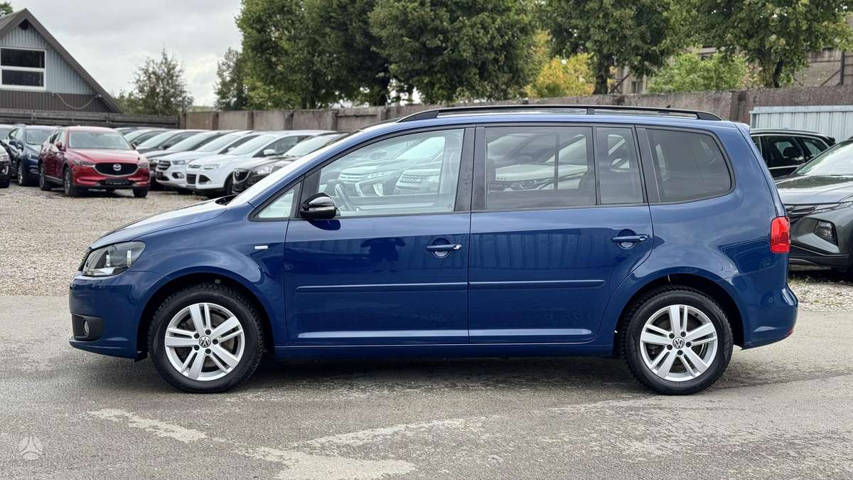 Volkswagen Touran 2012 — engine 1390 cm³, 140 HP (103kW)