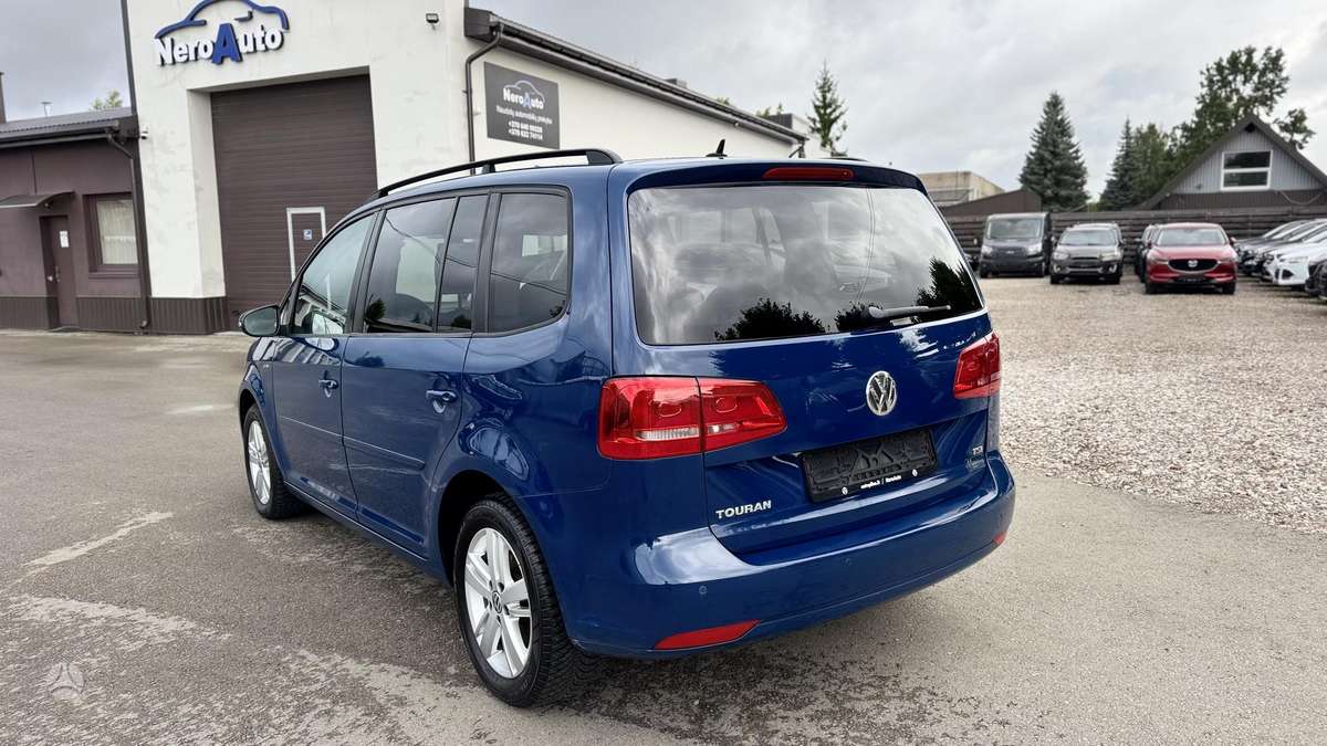 Volkswagen Touran 2012 — photo 6