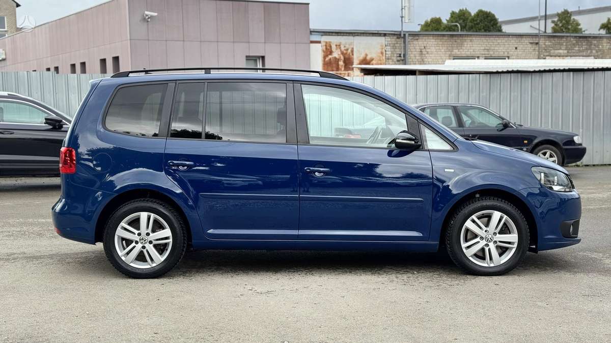 Volkswagen Touran 2012 — photo 9