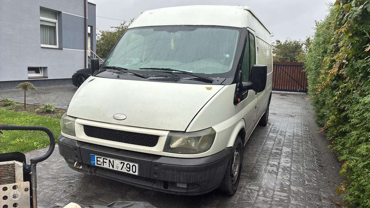 Ford Transit 2005 — вигляд ззаду