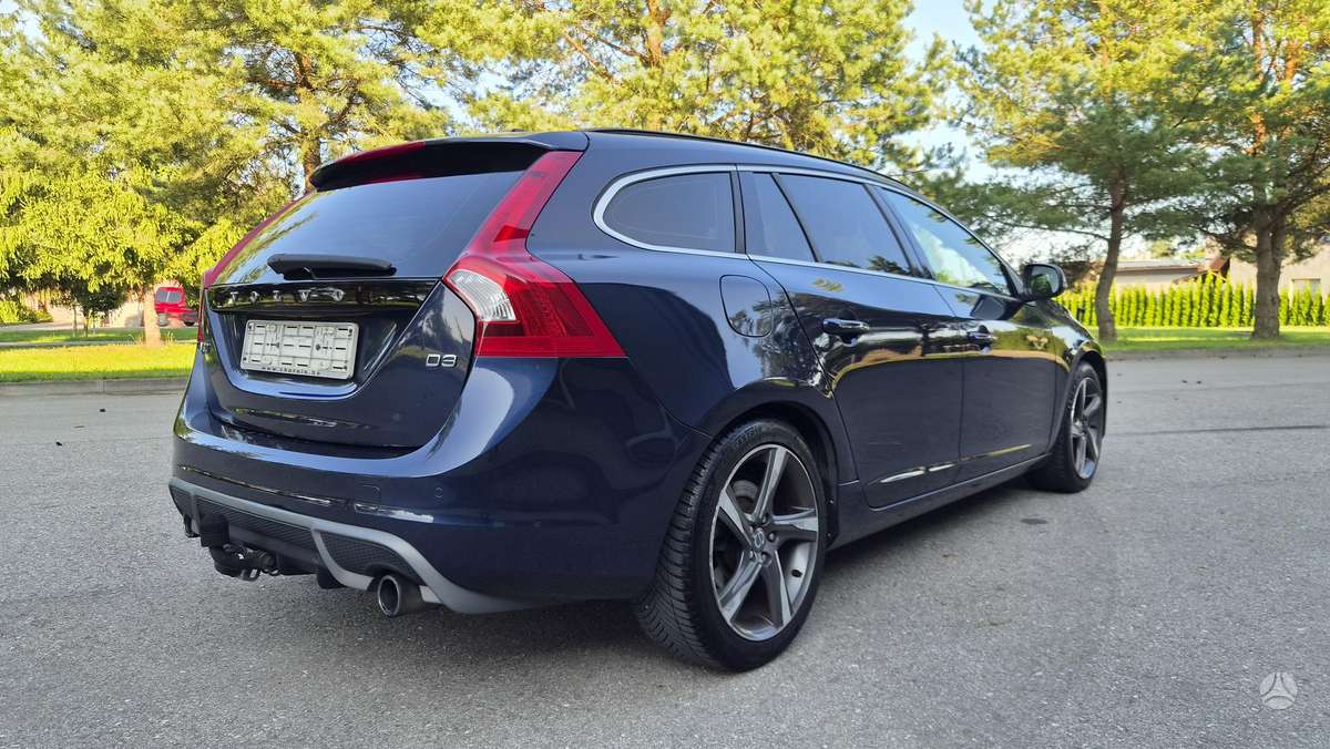 Volvo V60 2011 — фото 10