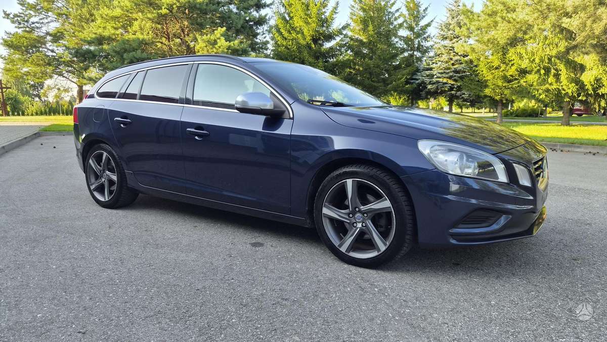 Volvo V60 2011 — двигун 2000 cm³, 163 HP (120kW)