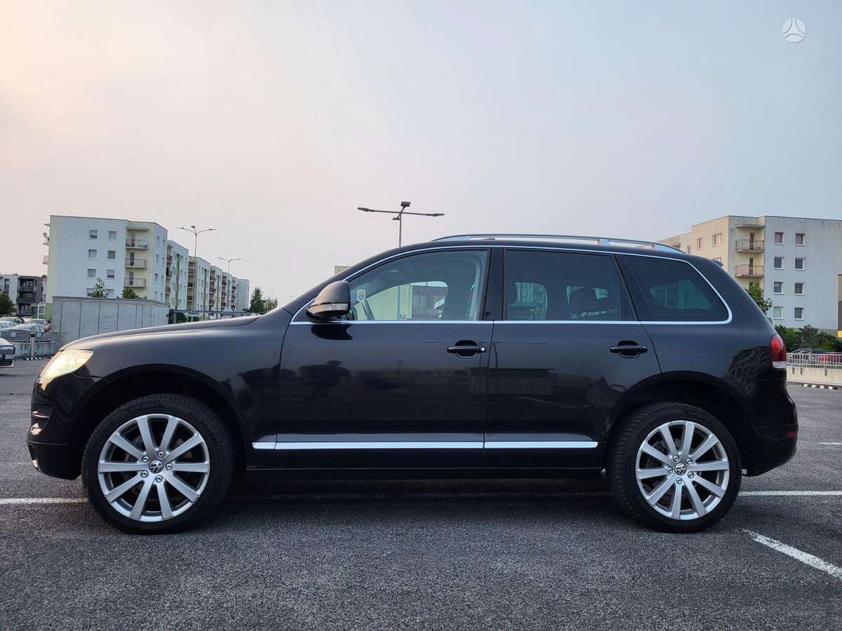 Volkswagen Touareg 2009 — салон