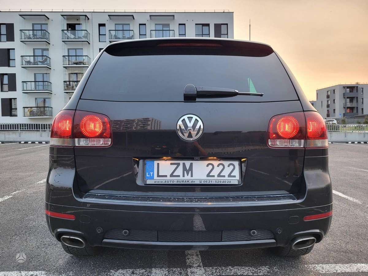 Volkswagen Touareg 2009 — двигун 2967 cm³, 239 HP (176kW)
