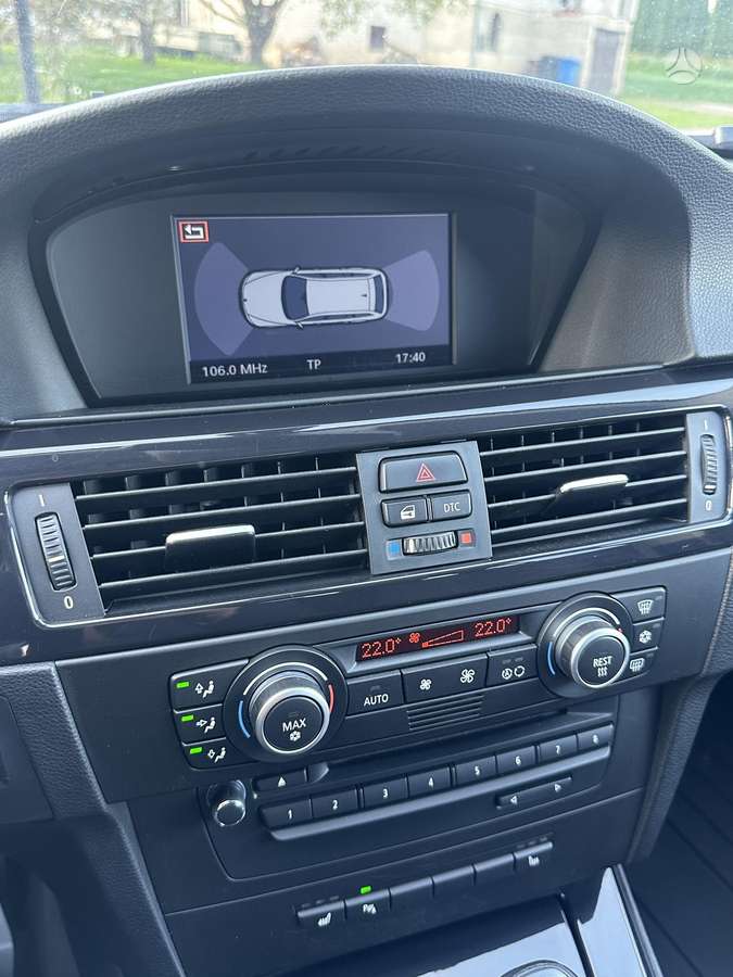 BMW 320 2009 — photo 14
