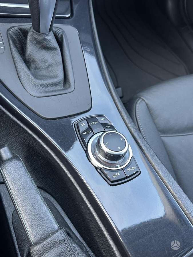 BMW 320 2009 — photo 15