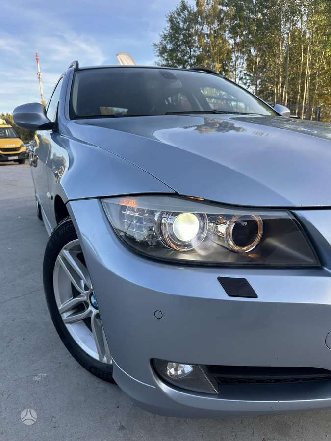 BMW 320 2009 — photo 6