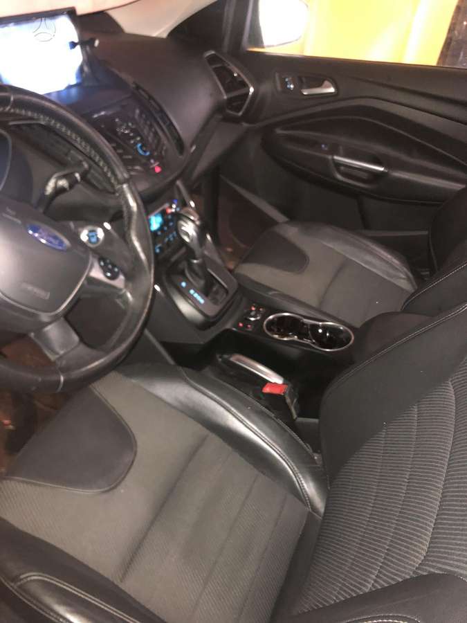 Ford Kuga 2014 — photo 10