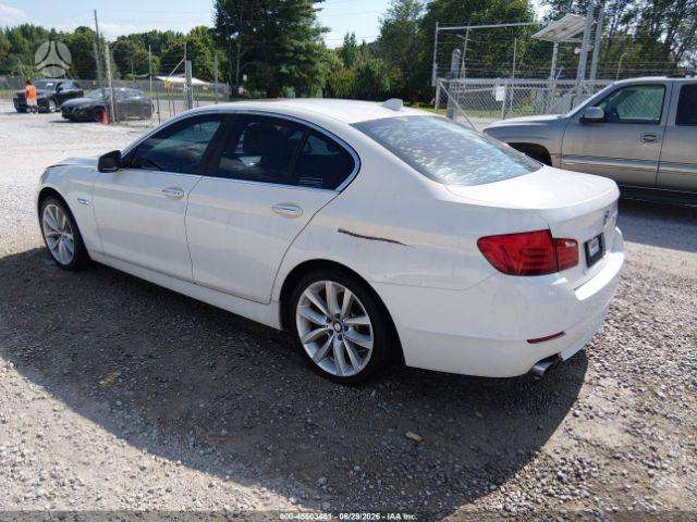 BMW 528 2013 — interior