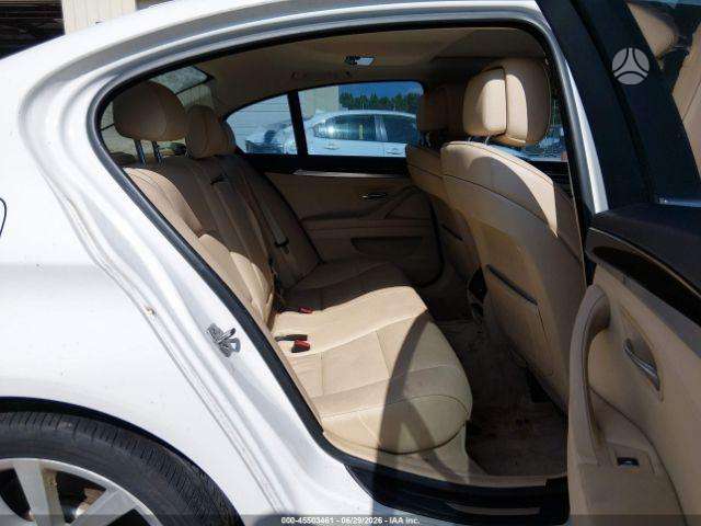 BMW 528 2013 — photo 8