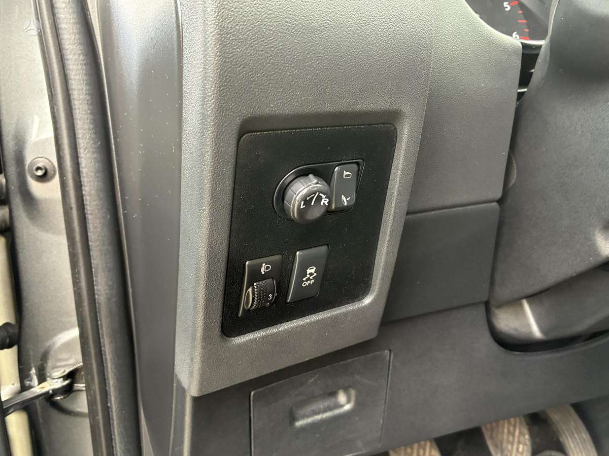 Nissan Qashqai 2012 — photo 17