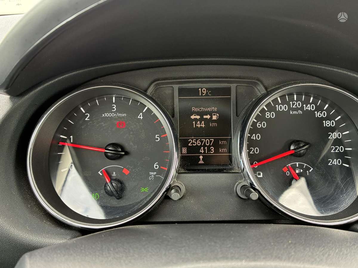 Nissan Qashqai 2012 — photo 19